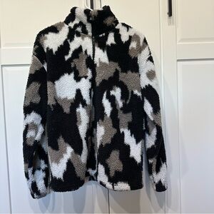 Eddie Bauer women’s medium Black,grey& White Sherpa Jacket,1/4 zip,lightweight